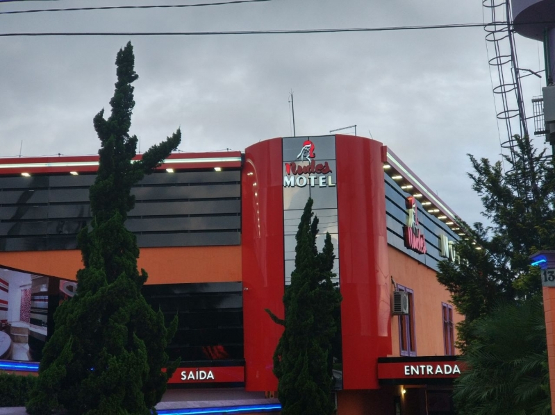 Fachada de Hotel Moderno Preço Ilha Comprida - Fachada de Hotel Rústico