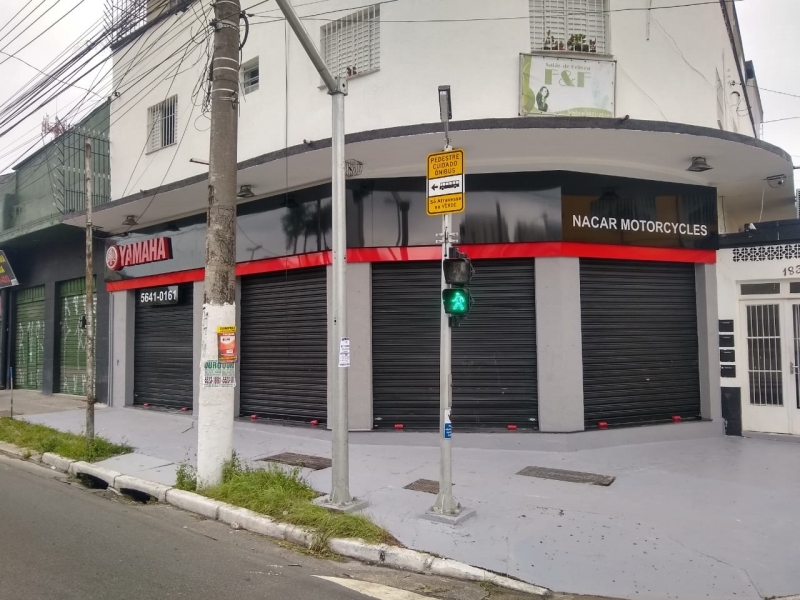 Fachada de Loja Pequena e Moderna Santo Antônio Paulista - Fachada Loja Shopping