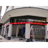 fachada de loja moderna Iguape
